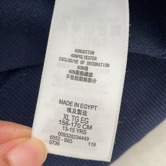 Levi’s Pullover Sweatshirt - Picture 4 of 8